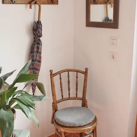 Apartma Raft, 아파트 *